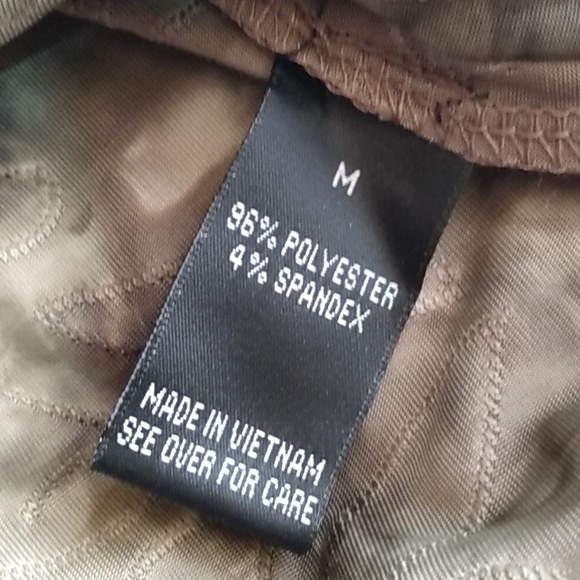 🎃 ALYX green cold shoulder blouse w/ lightly textured floral pattern - Picture 8 of 12